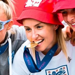 Leah Williamson iPhone wallpaper