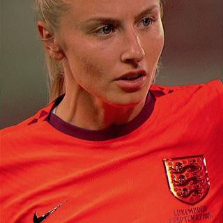 Leah Williamson iPhone wallpaper