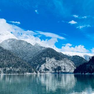 Winter lake iPhone wallpaper