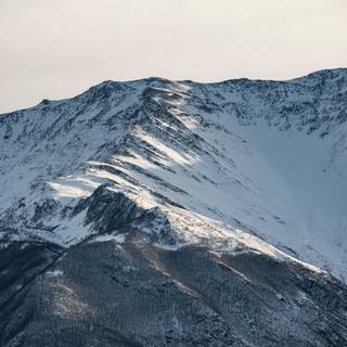 Simple winter mountains wallpaper