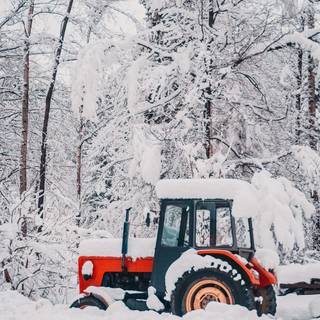 Winter tractors wallpaper