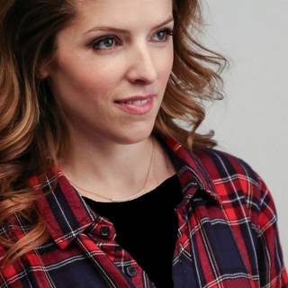Anna Kendrick iPhone wallpaper