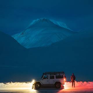 iPhone winter car wallpaper