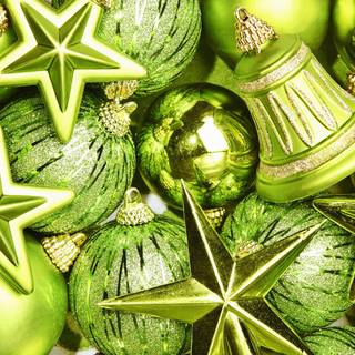 Green and gold Christmas wallpaper