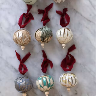 Xmas ornaments wallpaper