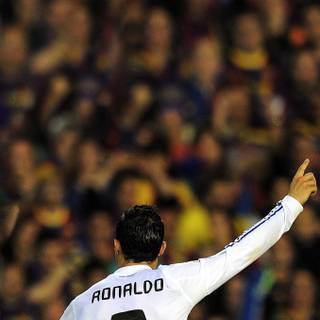 Ronaldo celebration phone wallpaper