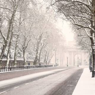 London snow wallpaper