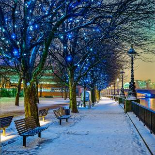 London snow wallpaper