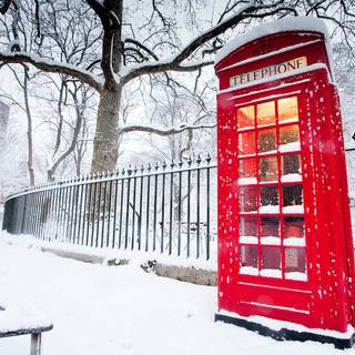 London snow wallpaper