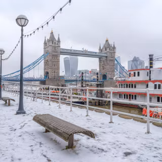 London snow wallpaper