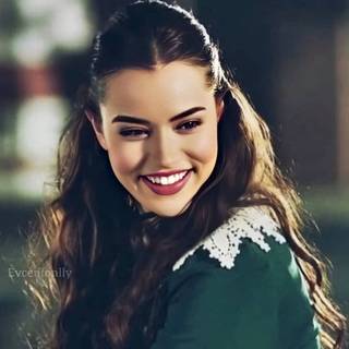 Fahriye Evcen Özçivit wallpaper