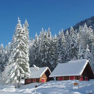 Wooden cabin winter wallpaper