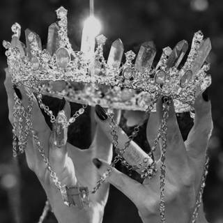Crystal crown wallpaper