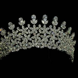 Crystal crown wallpaper