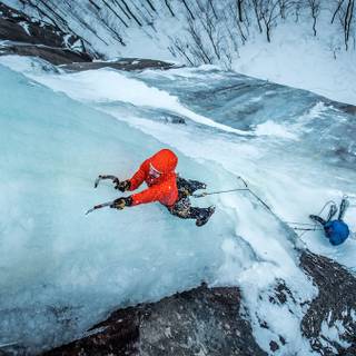 Ice climbing wallpaper