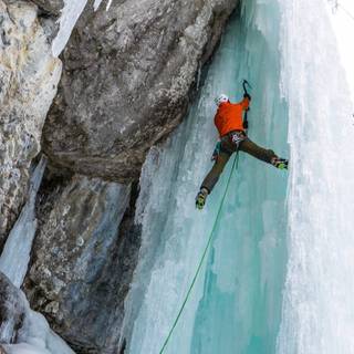 Ice climbing wallpaper