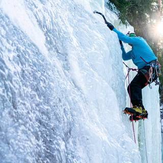 Ice climbing wallpaper