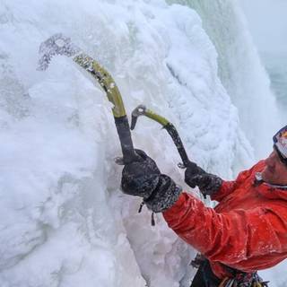 Ice climbing wallpaper