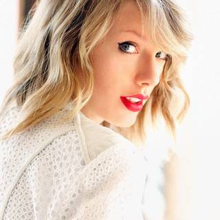 Taylor Swift iPhone wallpaper