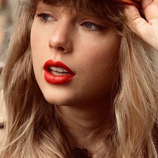 Taylor Swift iPhone wallpaper