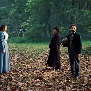 Poor Things movie wallpaper