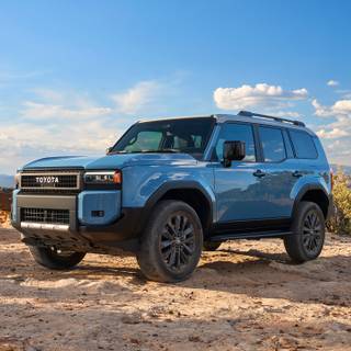 2023 Toyota Land Cruiser V8 wallpaper