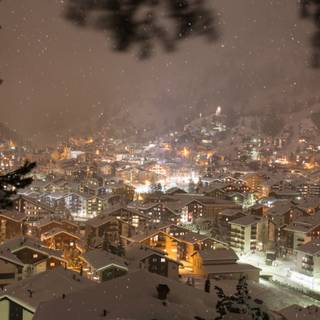 Winter buildings night wallpaper