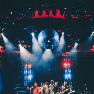 Bruno Mars iPhone wallpaper