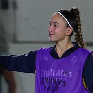 Athenea del Castillo wallpaper