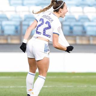 Athenea del Castillo wallpaper