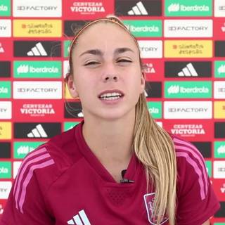 Athenea del Castillo wallpaper