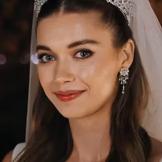 Afra Saraçoğlu iPhone 4k  wallpaper