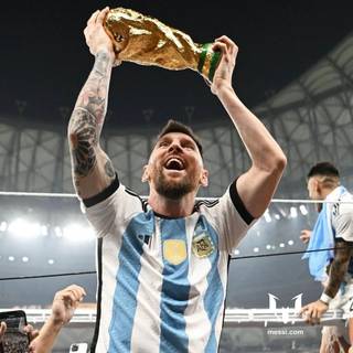 Messi golden ball wallpaper