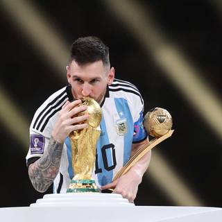 Messi golden ball wallpaper