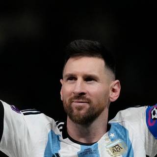 Messi golden ball wallpaper