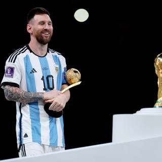 Messi golden ball wallpaper