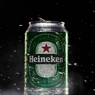 Beer can wallpaper
