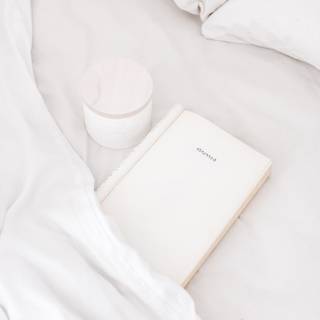 White mobile aesthetic wallpaper