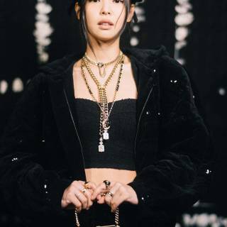 Jennie Kim dark wallpaper