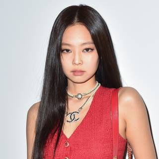 Jennie Kim dark wallpaper