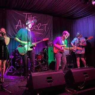 Lovejoy concert wallpaper