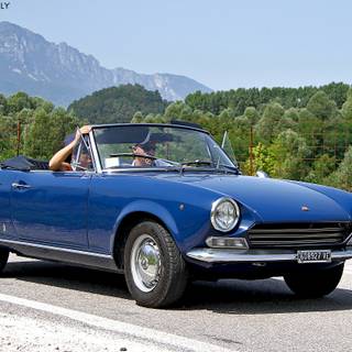 Fiat 124 wallpaper