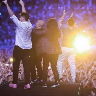 Mor ve ötesi wallpaper