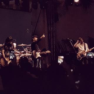 Mor ve ötesi wallpaper