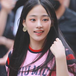 Minji NewJeans wallpaper