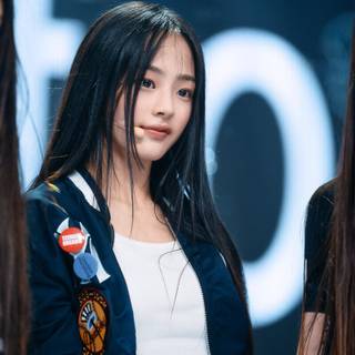 Minji NewJeans wallpaper