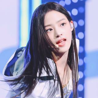 Minji NewJeans wallpaper