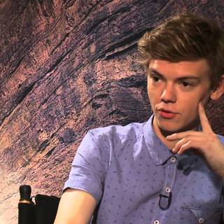 Thomas Brodie Sangster aesthetic laptop wallpaper