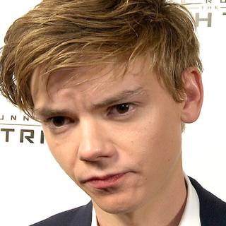 Thomas Brodie Sangster aesthetic laptop wallpaper