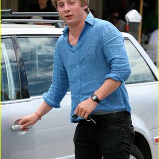 Jeremy Allen White wallpaper